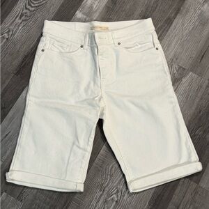 These are Levi's Mid Thigh (Bermuda) Women's Shorts in white